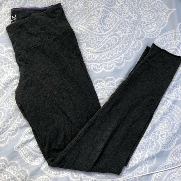 🦋DARK GREY TNA LEGGINGS HIGH WAISTED🦋 - Picture 1 of 3